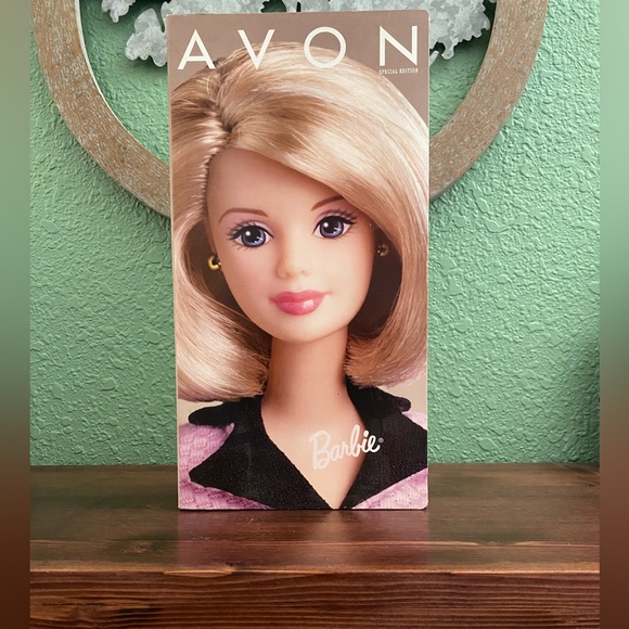 1998 Barbie Mattel Avon Representative - Picture 2 of 3
